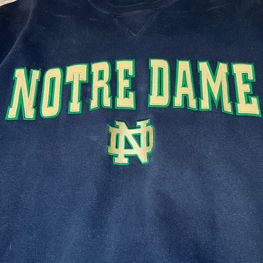 Vintage Notre Dame Mens Size Medium Fighting Irish Sweatshirt Navy Blue NCAA - Picture 7 of 12